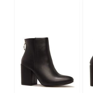 BRAELYN BLOCK HEEL BOOTIE